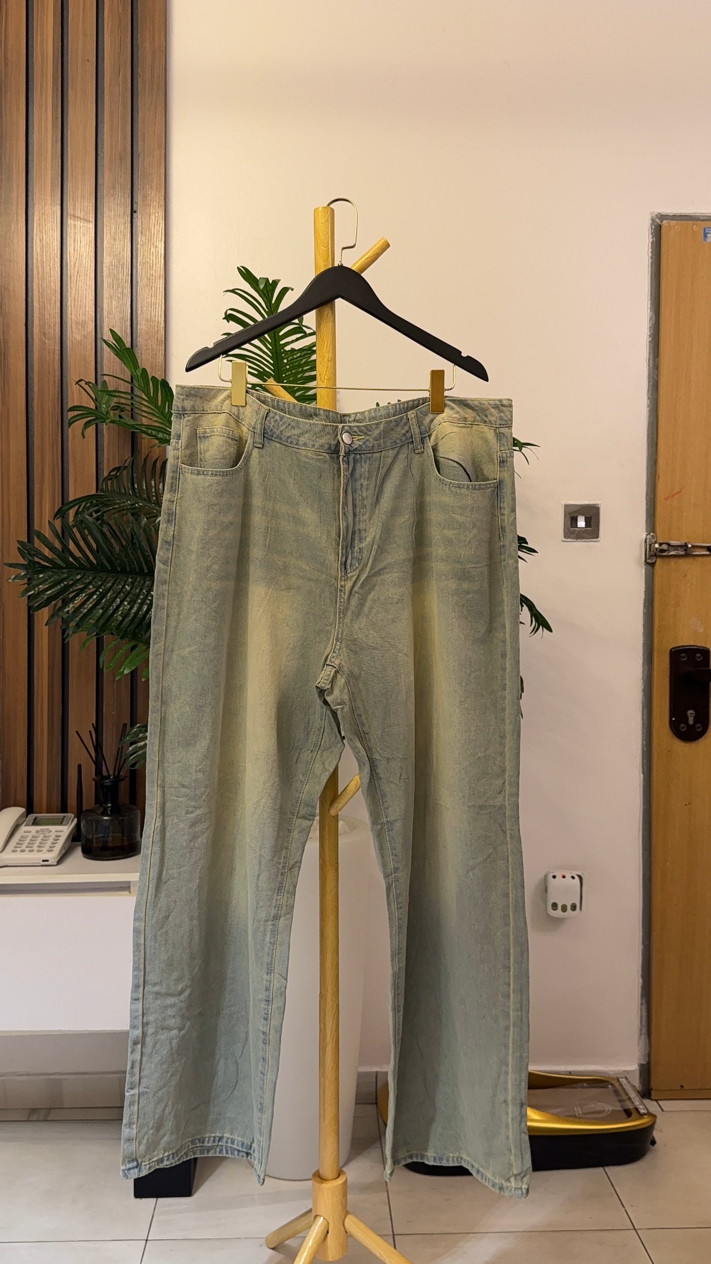 Dirty Baggy Jeans