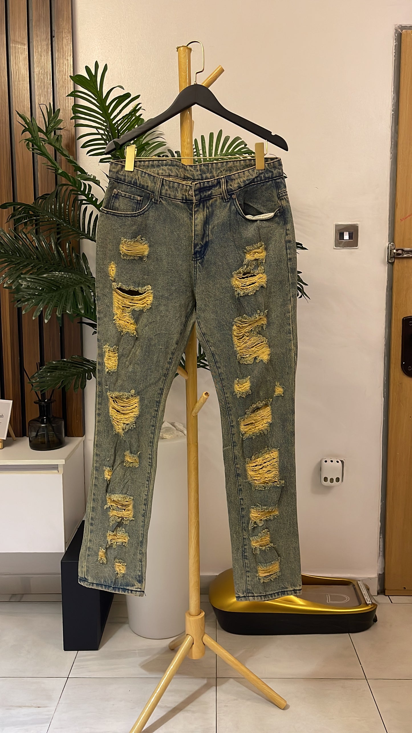Dirty Ripped Straight Jeans