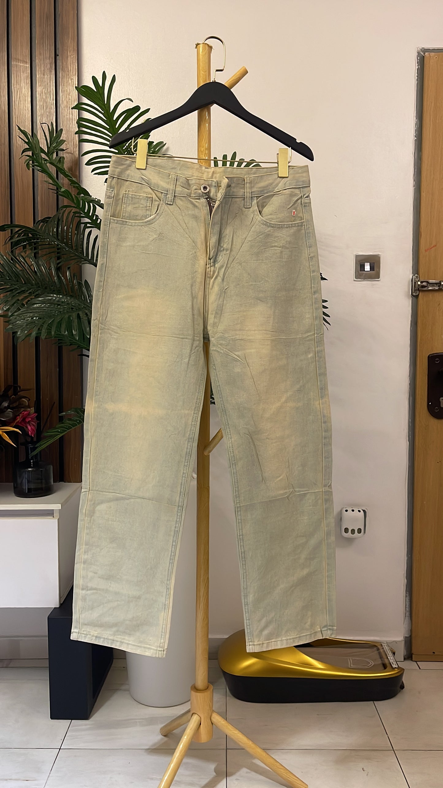 Dirty Boyfriend Jeans