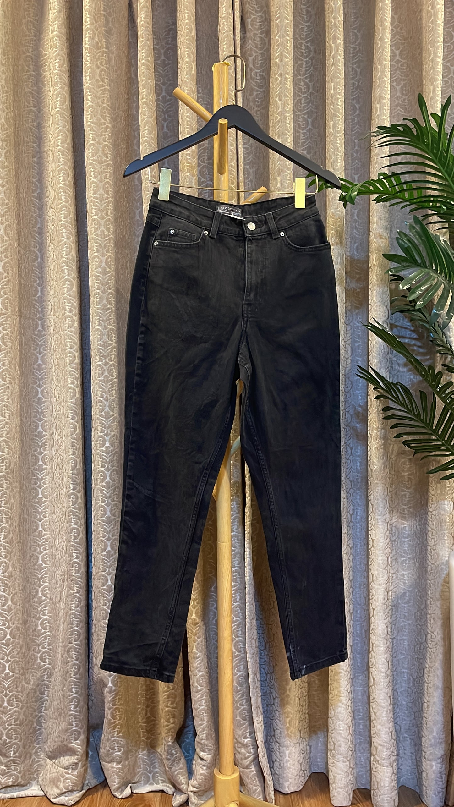 Black Mom Jeans