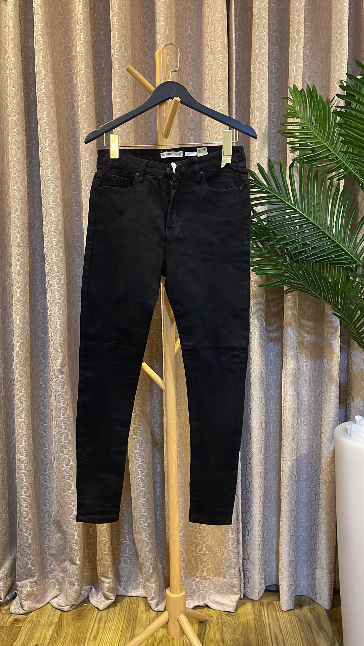 Black Skinny Jeans