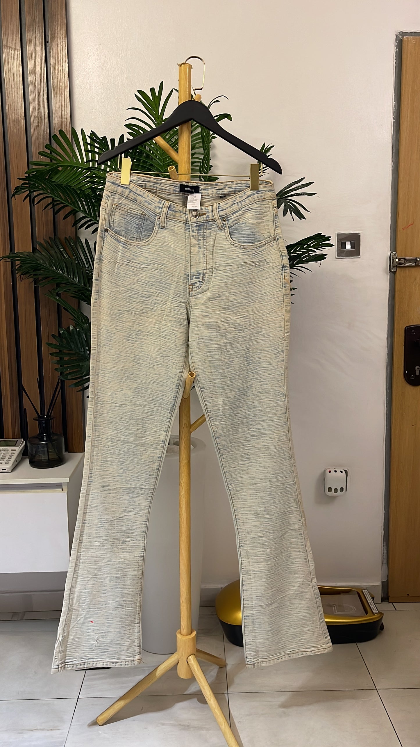 Dirty Bootcut Jeans