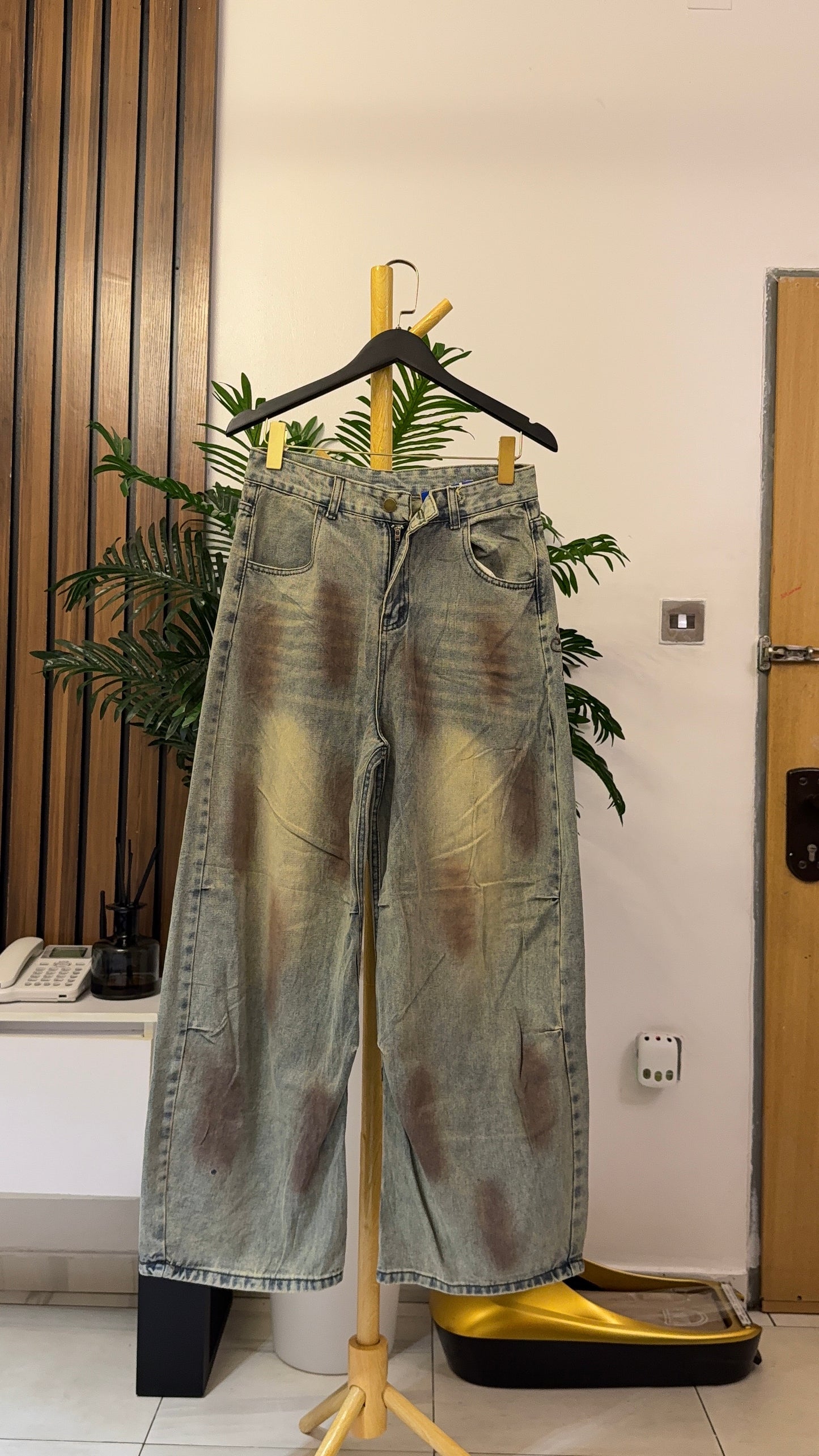 Dirty Baggy Jeans