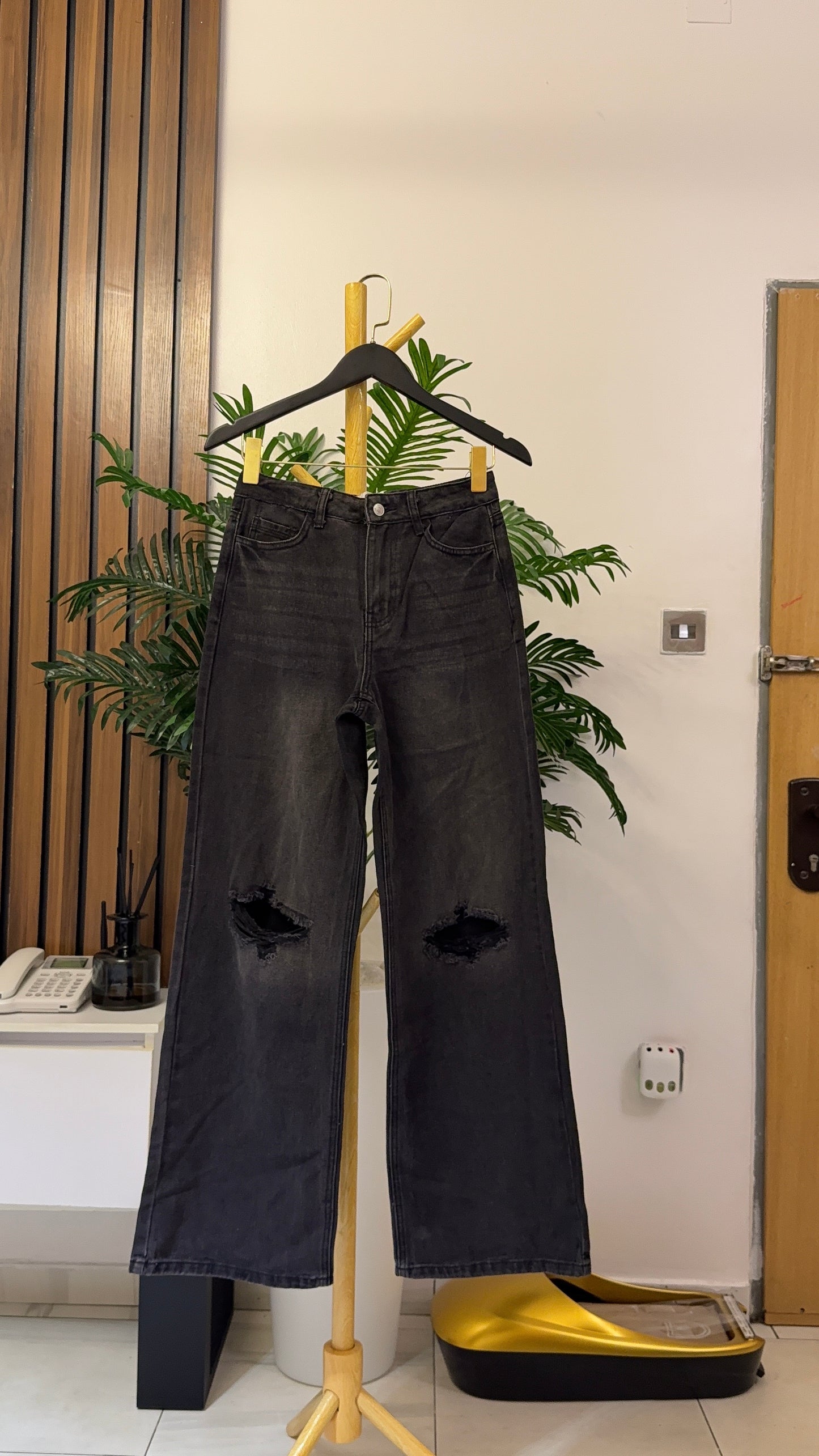 Gray Ripped Baggy Jeans