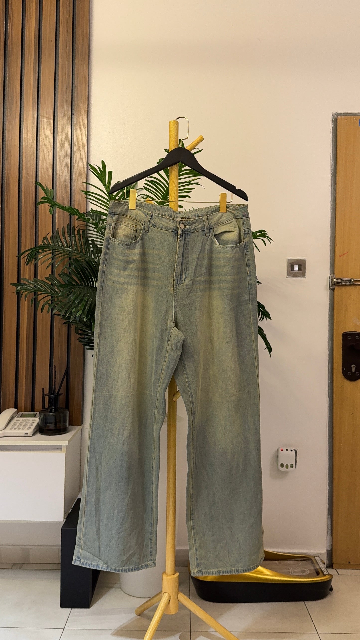 Dirty Baggy Jeans