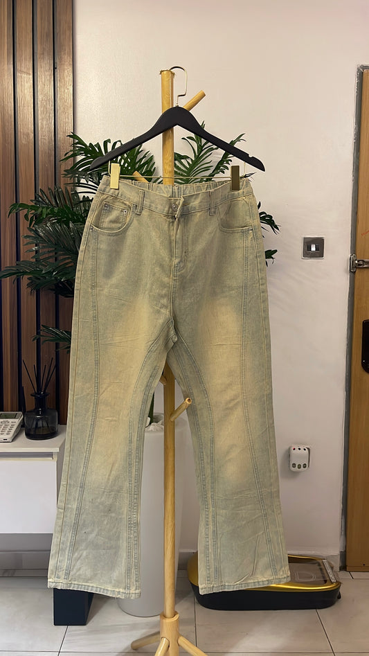 Dirty Flare Jeans