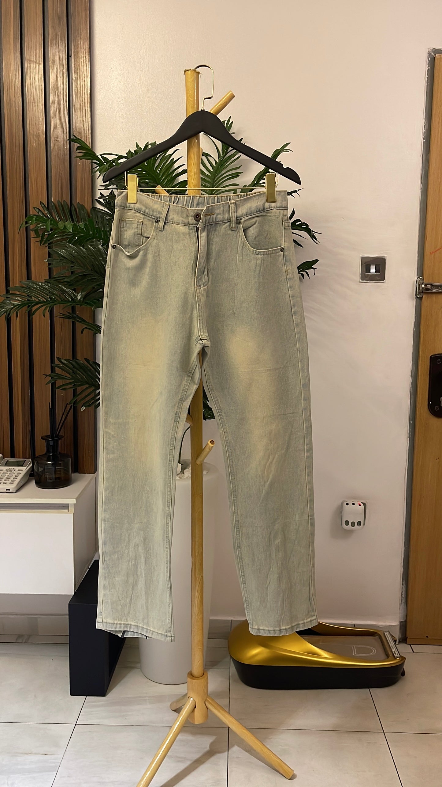 Dirty Boyfriend Jeans